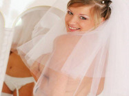 Amateur Brides Upskirt